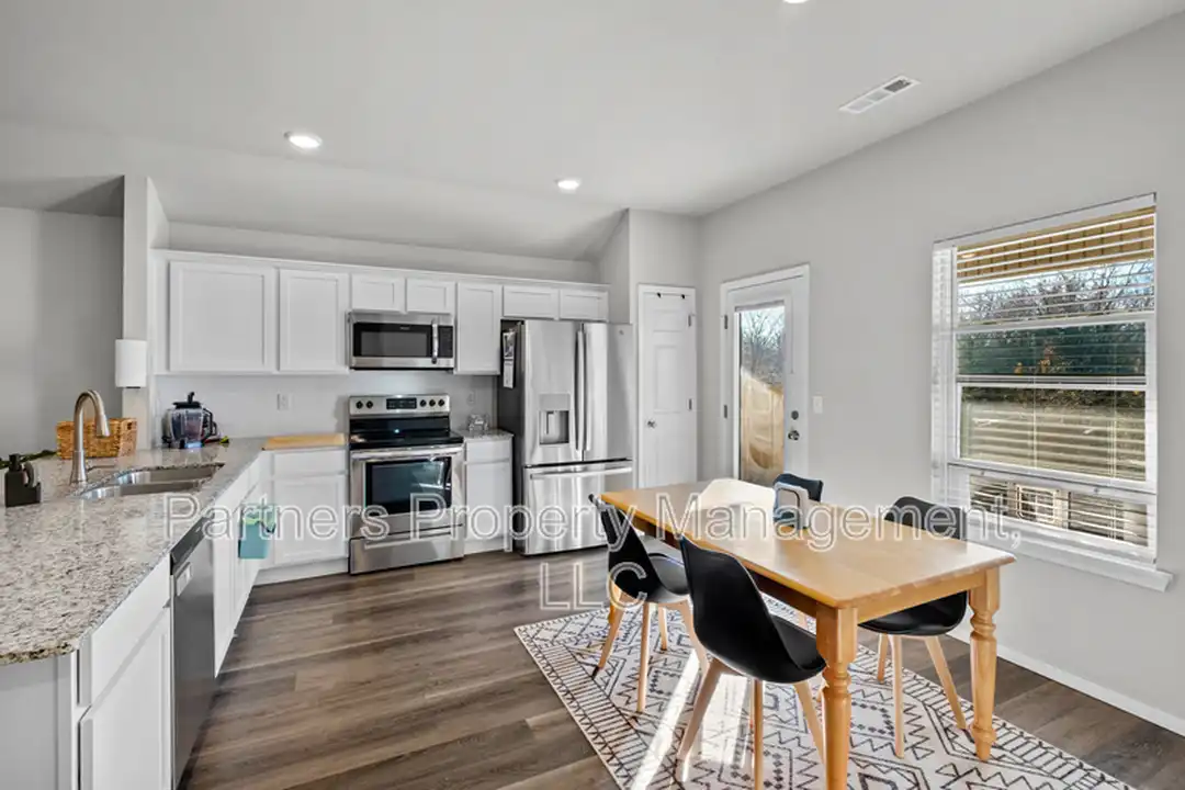 1121 E Sparrow Cir - View 6