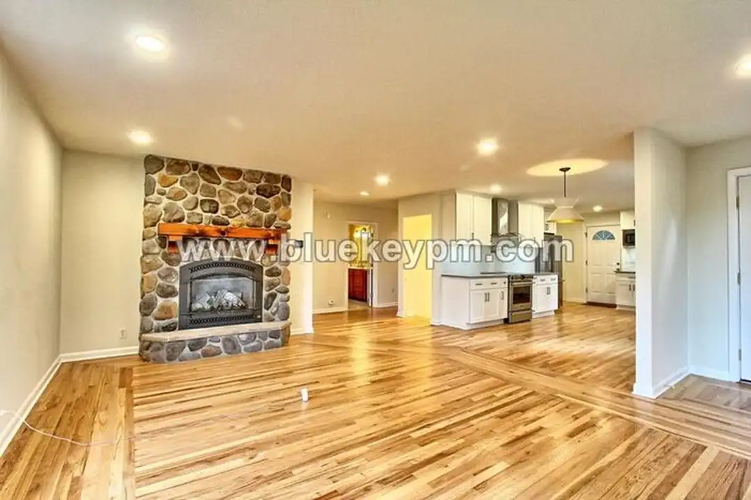 4114 NE 56th St - More