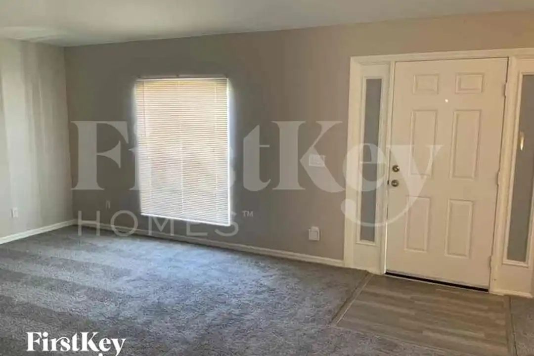 541 Hawthorne Ave S - View 4