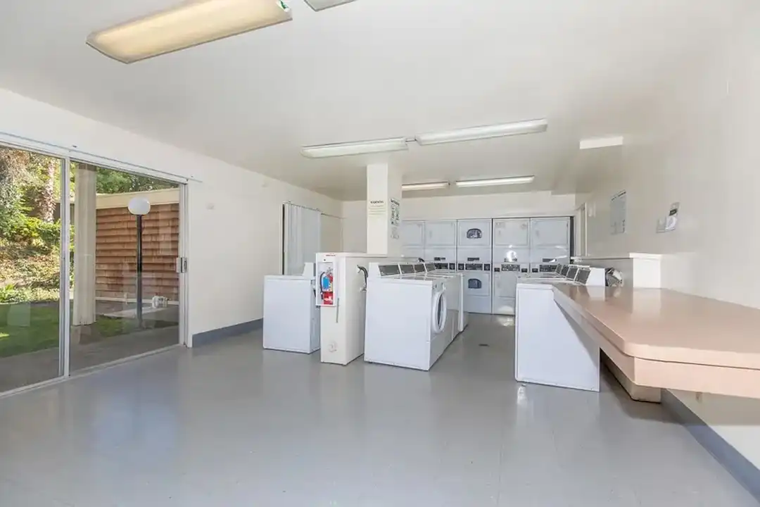 Apartment in Merced - View 4