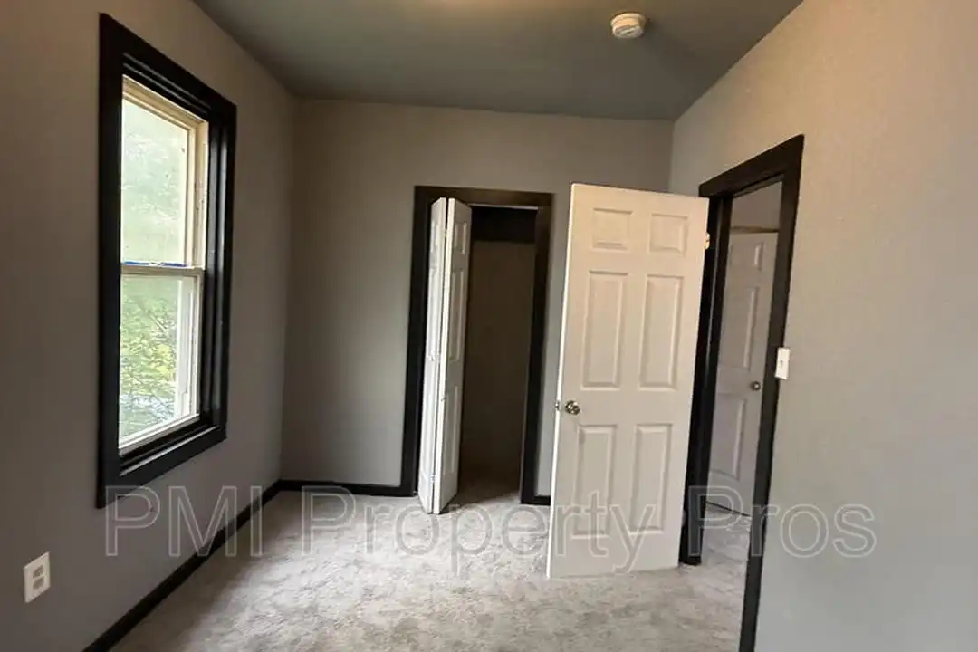3127 W Garfield Ave – pohled 4