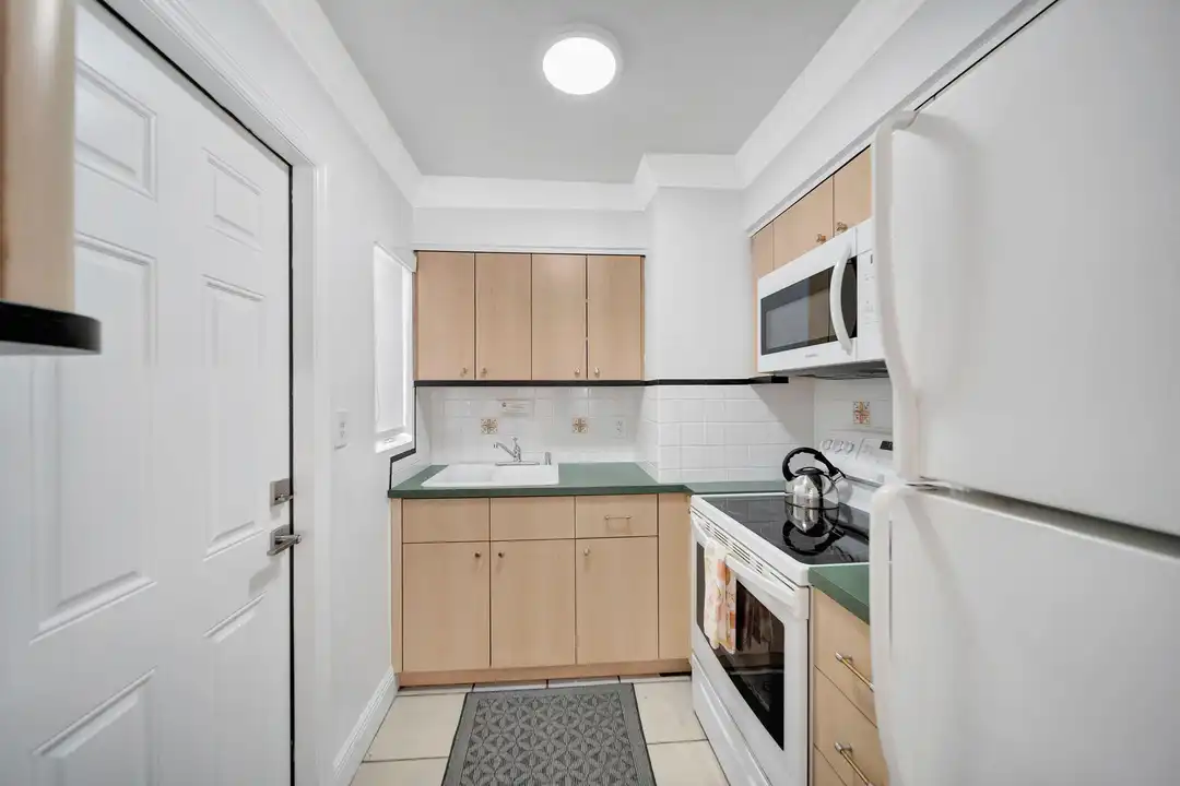 2724 NE 14th St unit 3 - View 5