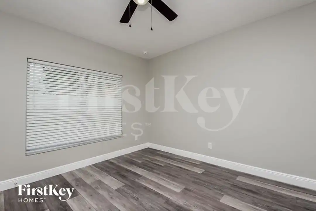 347 Iron Wood Dr - View 3