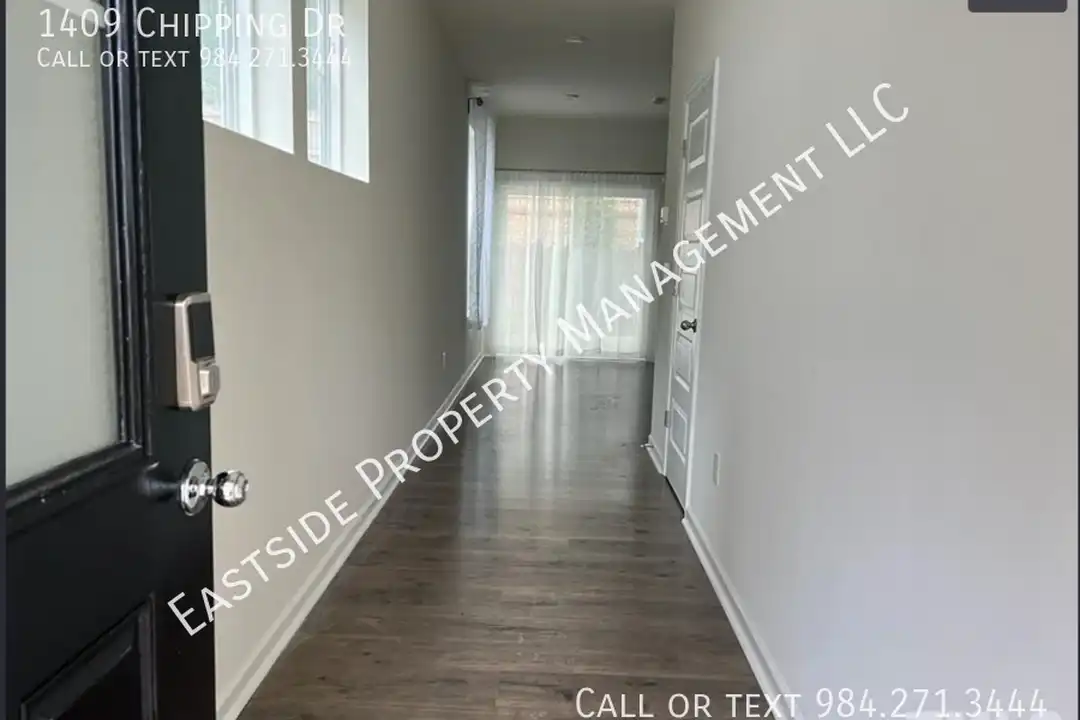 House in Apex - View 2
