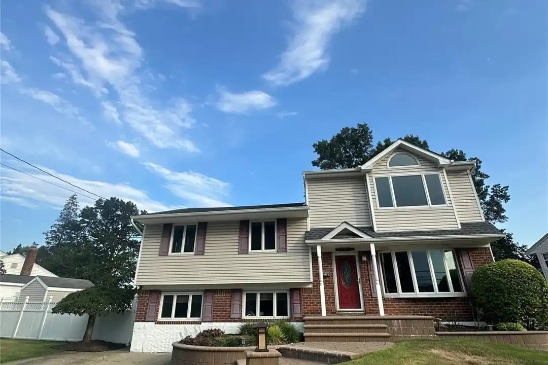 25 Cumberland Rd – photo 1 of 22