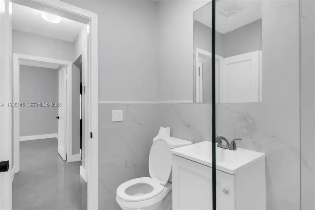 51 SW 59th Ave - View 3
