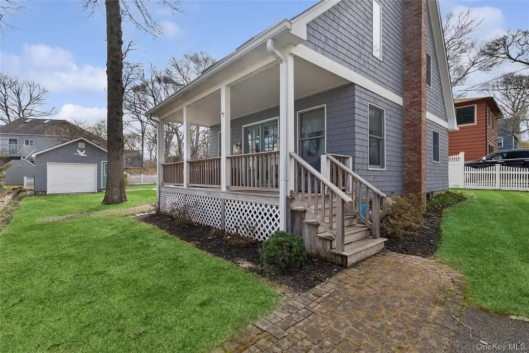 1050 Pine Ave – photo 1 of 20