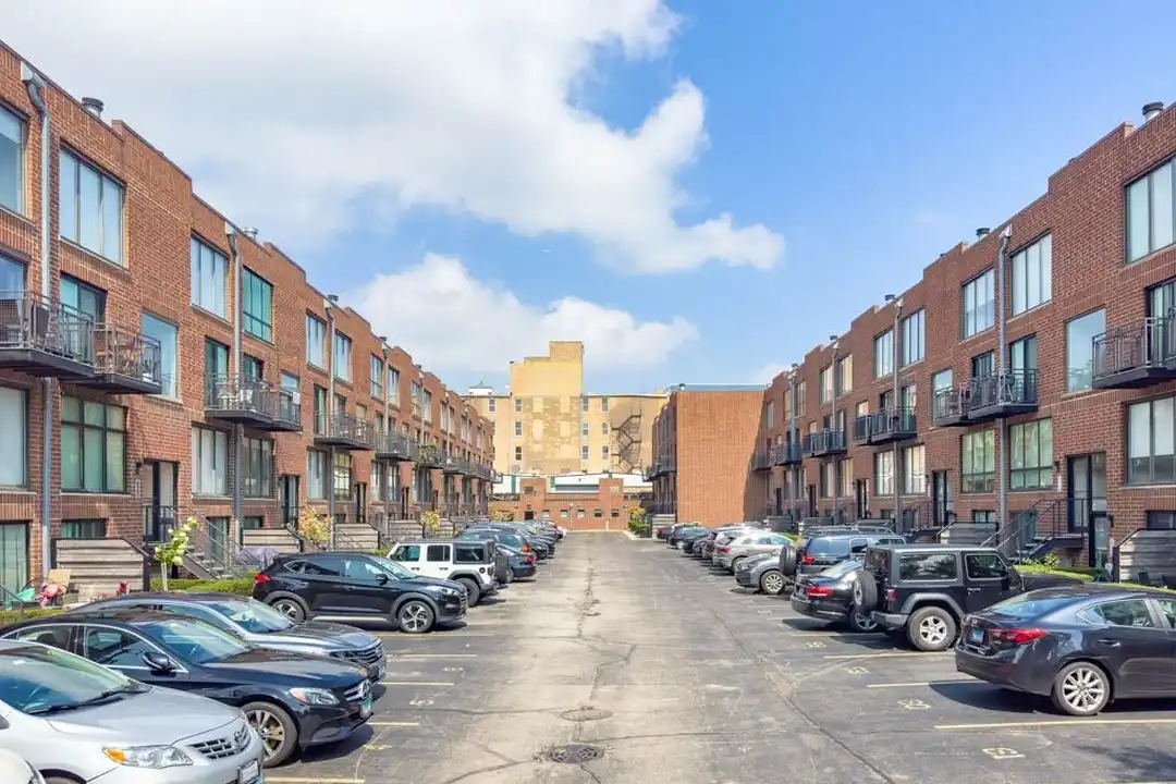 944 W Grace St unit A102 – photo 1