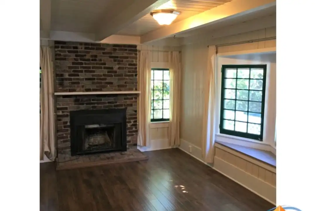 320 Main St - View 4