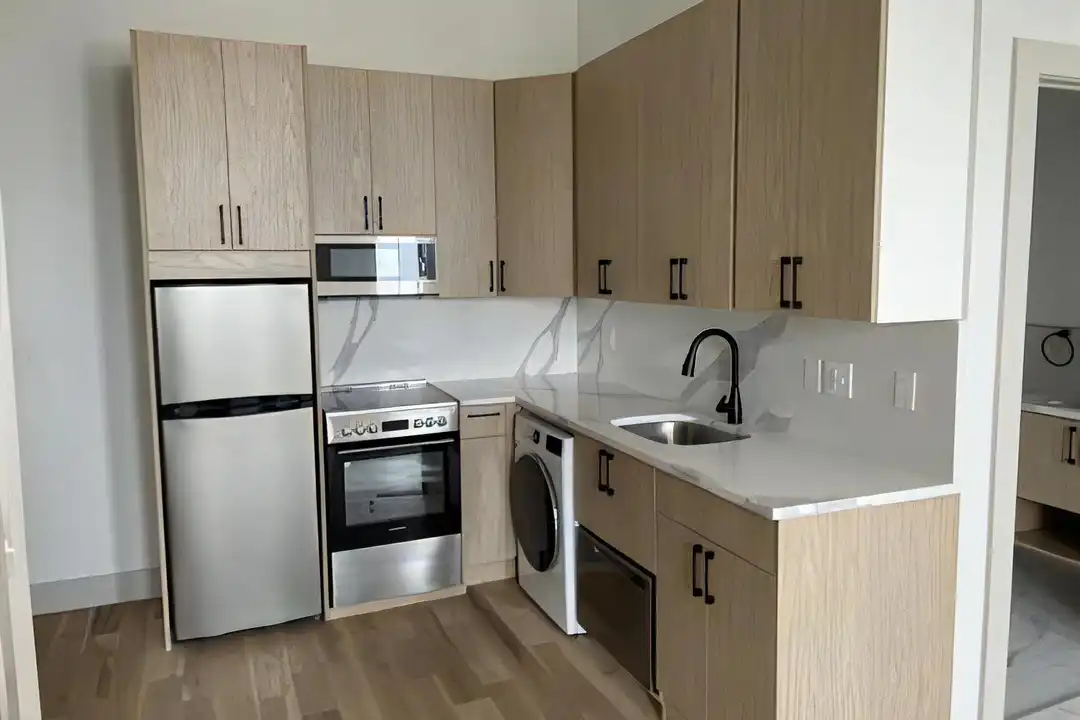 299 Main St unit 7 – photo 1 of 5