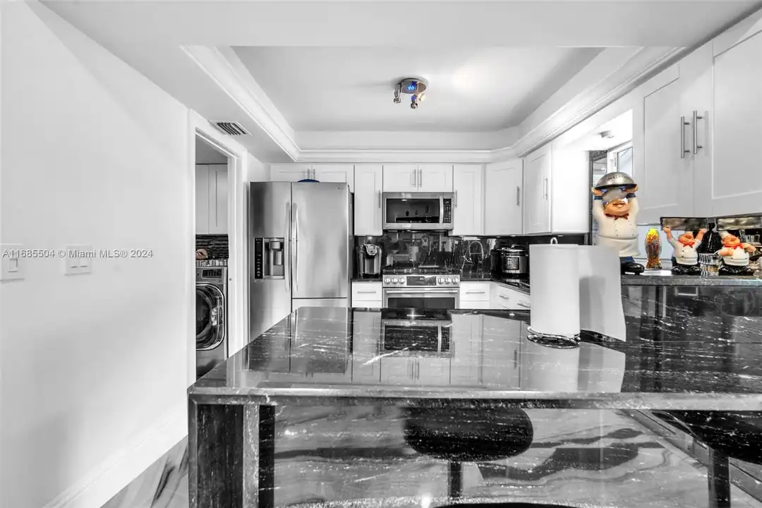 House in Pompano Beach - More