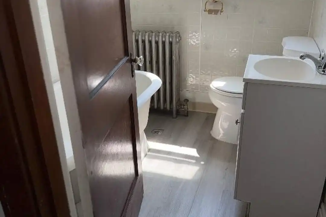 547 5th St – photo 1 of 14
