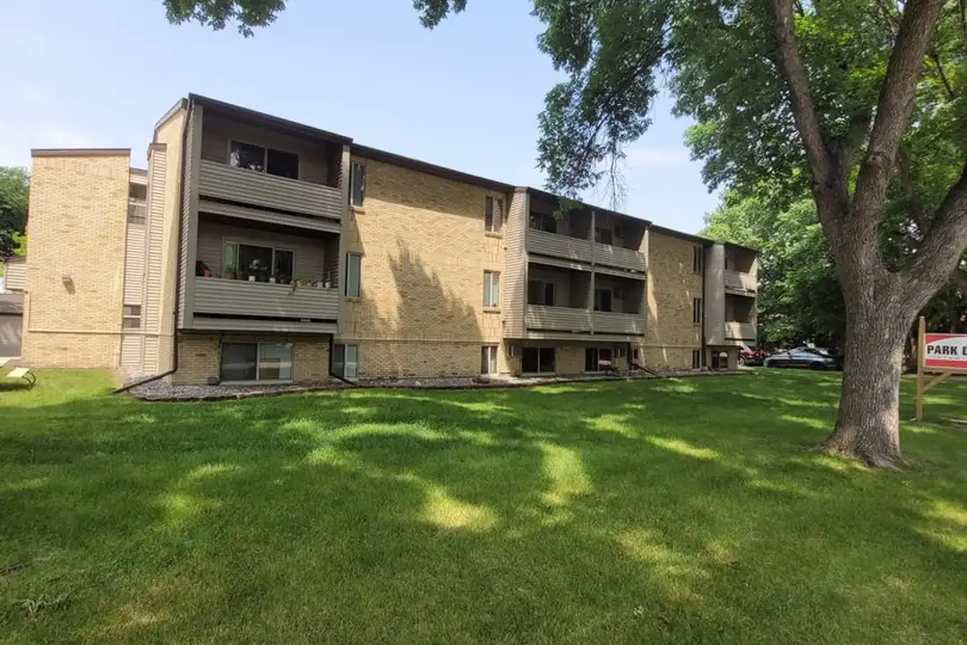 419 11th Ave S unit 102 – photo 1