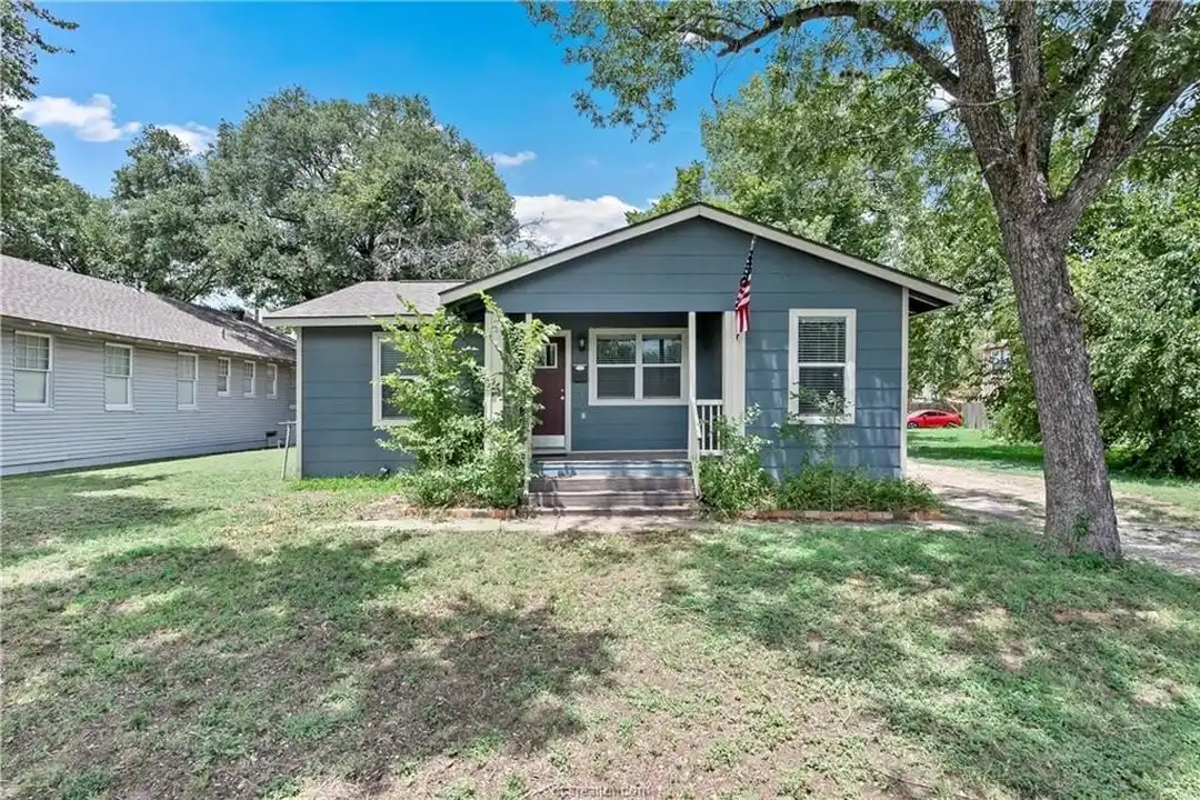 702 E William Joel Bryan Pkwy – photo 1