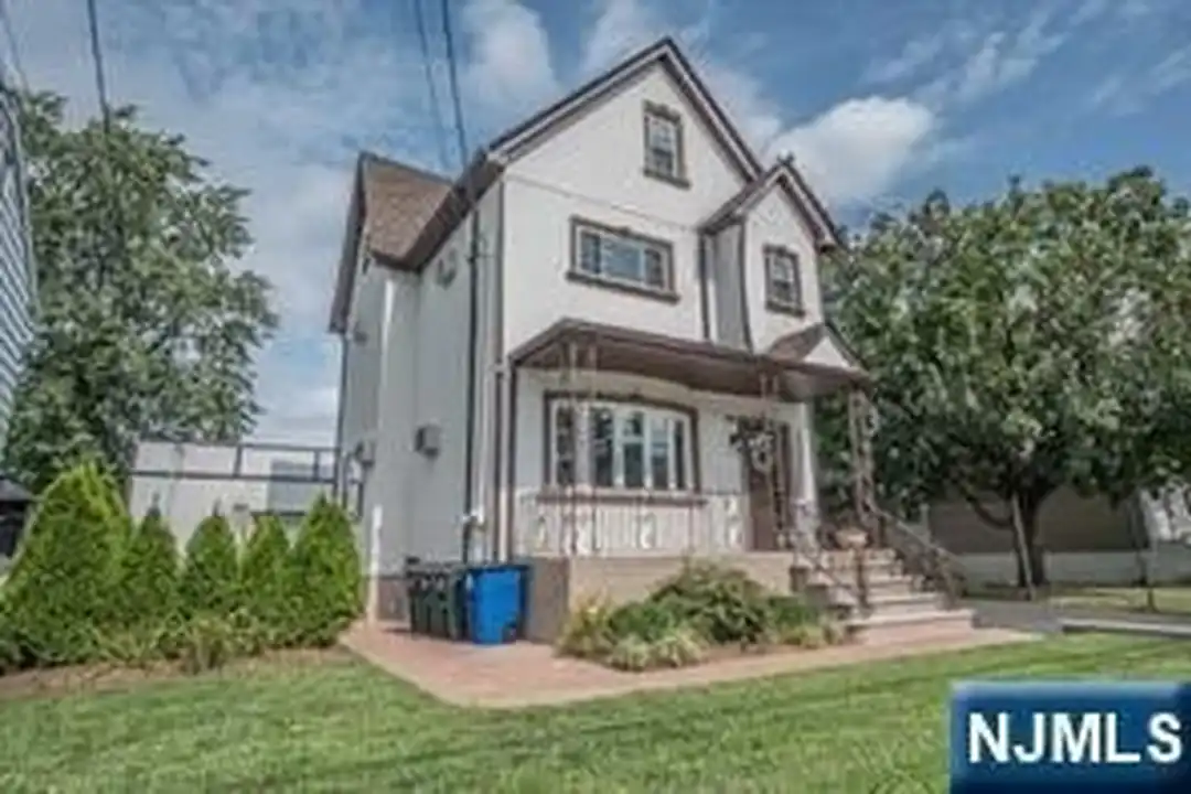 310 Union St - View 3