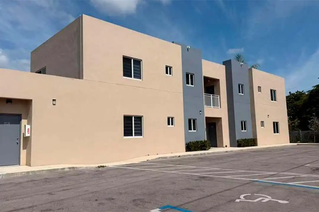 811 E 52nd St unit APT101 - View 3