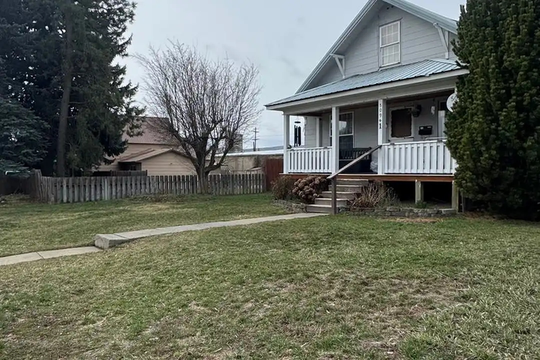 Apartment in Ellensburg - View 2