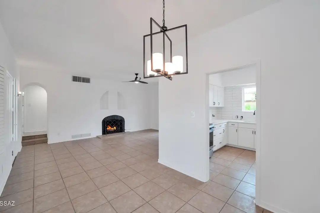 1815 E Waverly St unit 1 - View 5