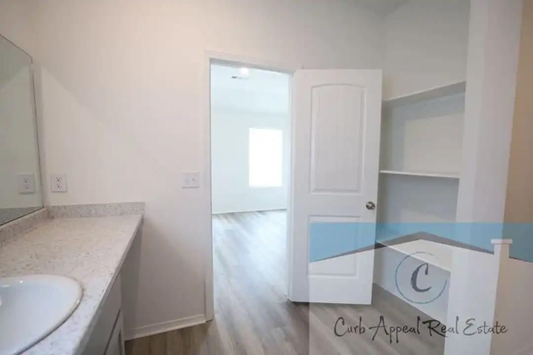 5801 Pope St - View 2