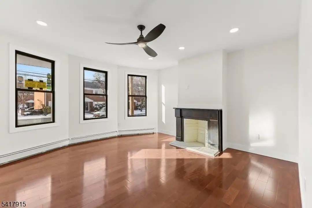 633 Lafayette Ave – photo 1 of 37