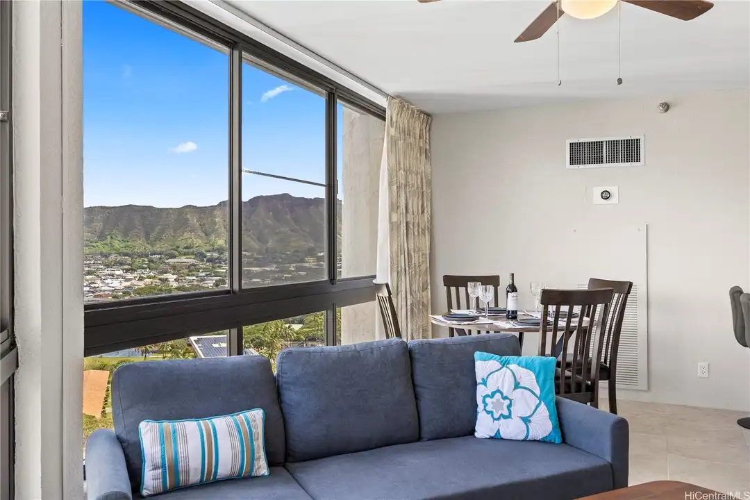 Apartment in Honolulu - View 5