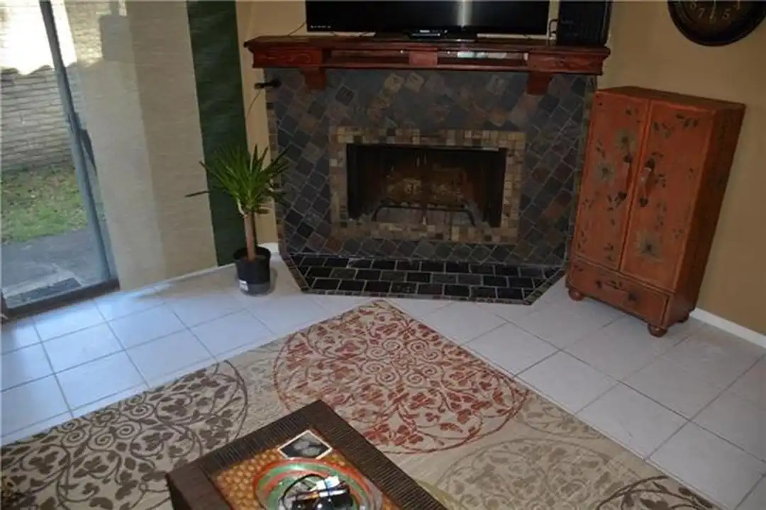 839E Dublin Dr unit 1 - View 4