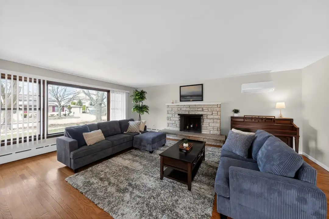 8509 N Ozanam Ave – photo 1 of 32