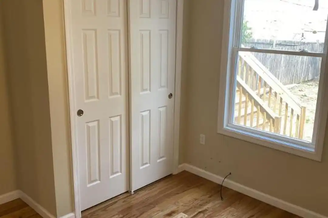 379 New St - View 3