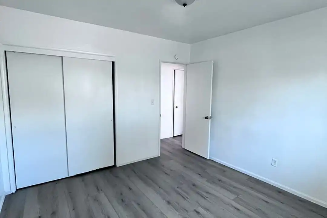 901 E High Ave unit # 903 - More