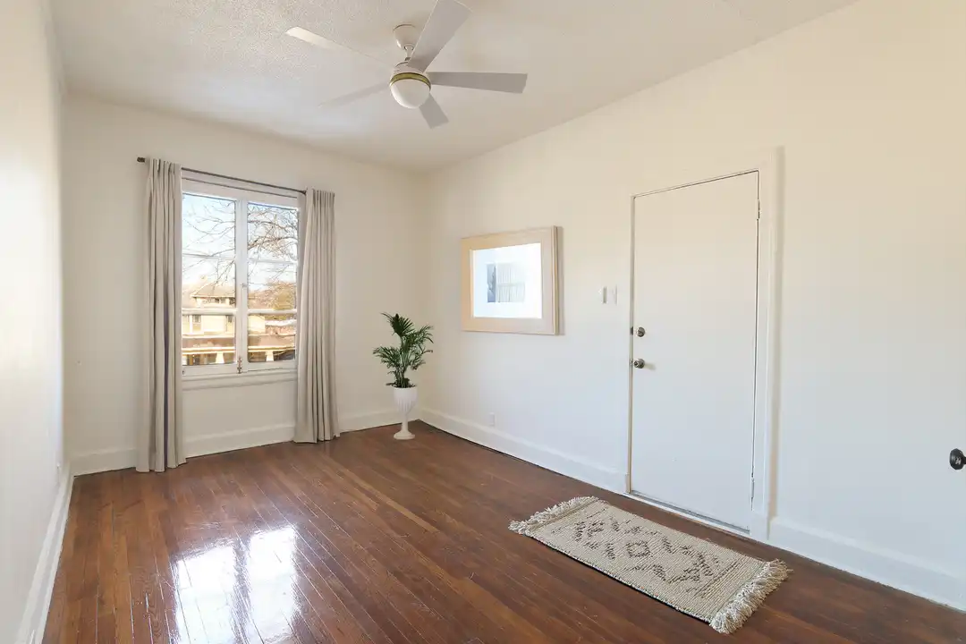 148 Clark Pl unit #5 – pohled 4