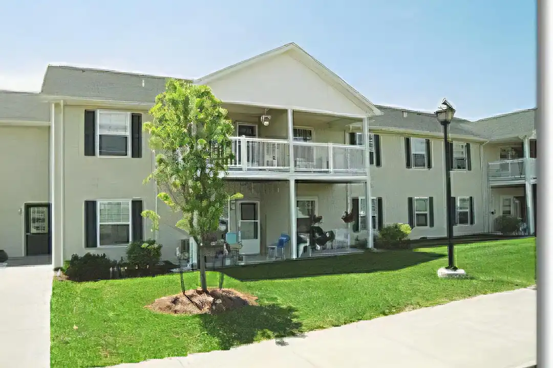 100 Carpenter Ln unit 101 – photo 1 of 2
