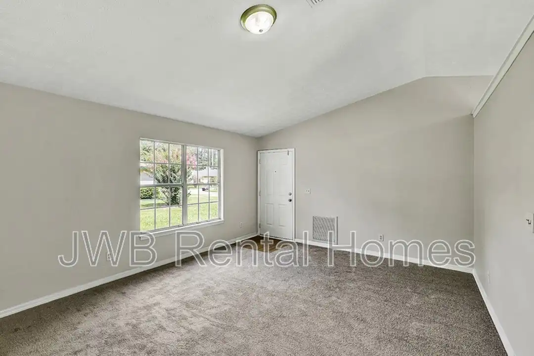 4018 Alfred Mill Ave – další