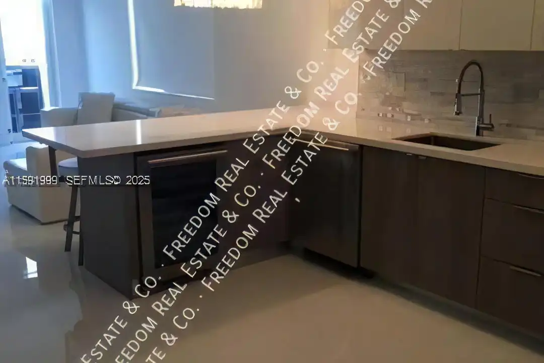 100 Lincoln Rd - View 6