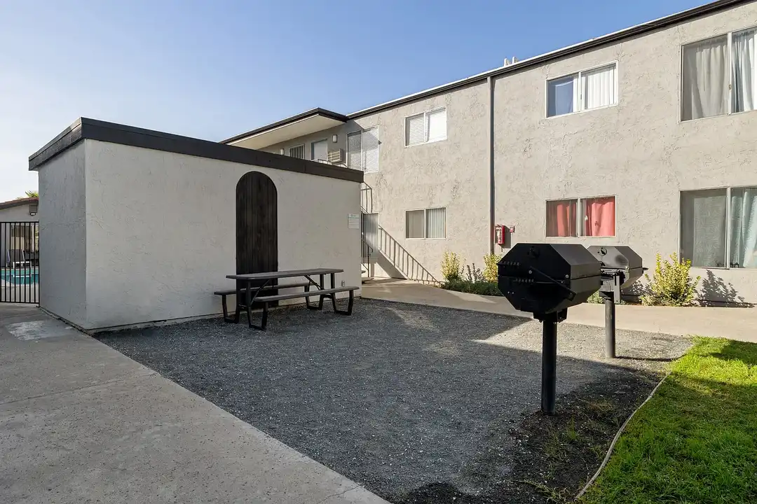 Valle at 9121 Kenwood – photo 1