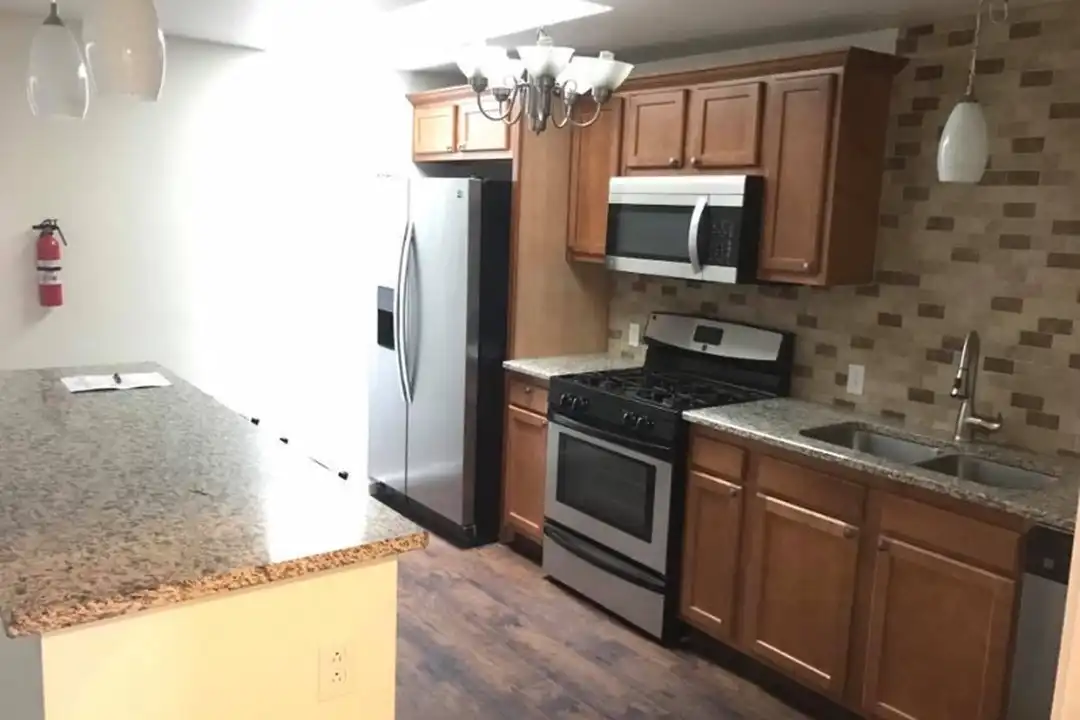 102 N Gilfillan St – photo 1 of 10