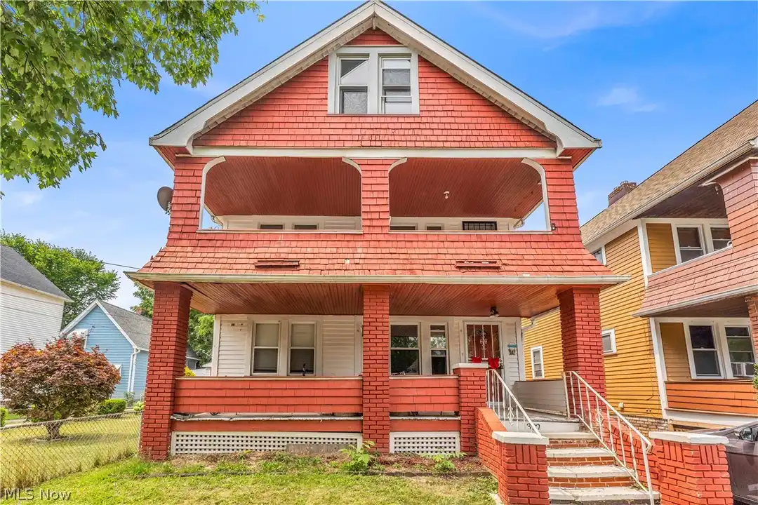 382 E 161st St unit 2/UP – photo 1