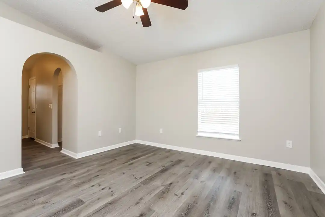 3536 Stonefield Dr - More
