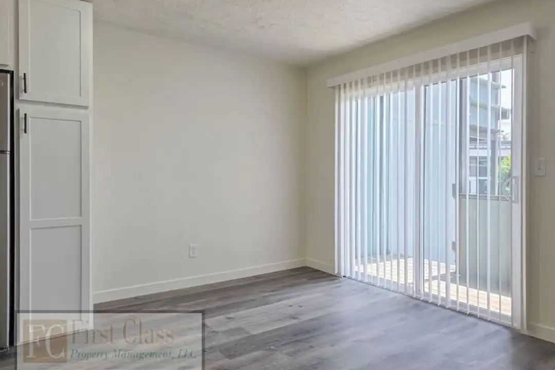 12345 SW Hall Blvd unit 05 - Widok 6