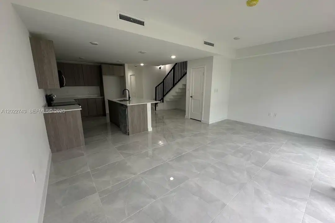 1310 NW 5th St #1310 - View 3