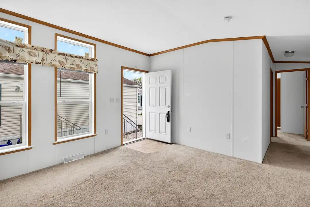 Apartment in Pleasantville - View 5