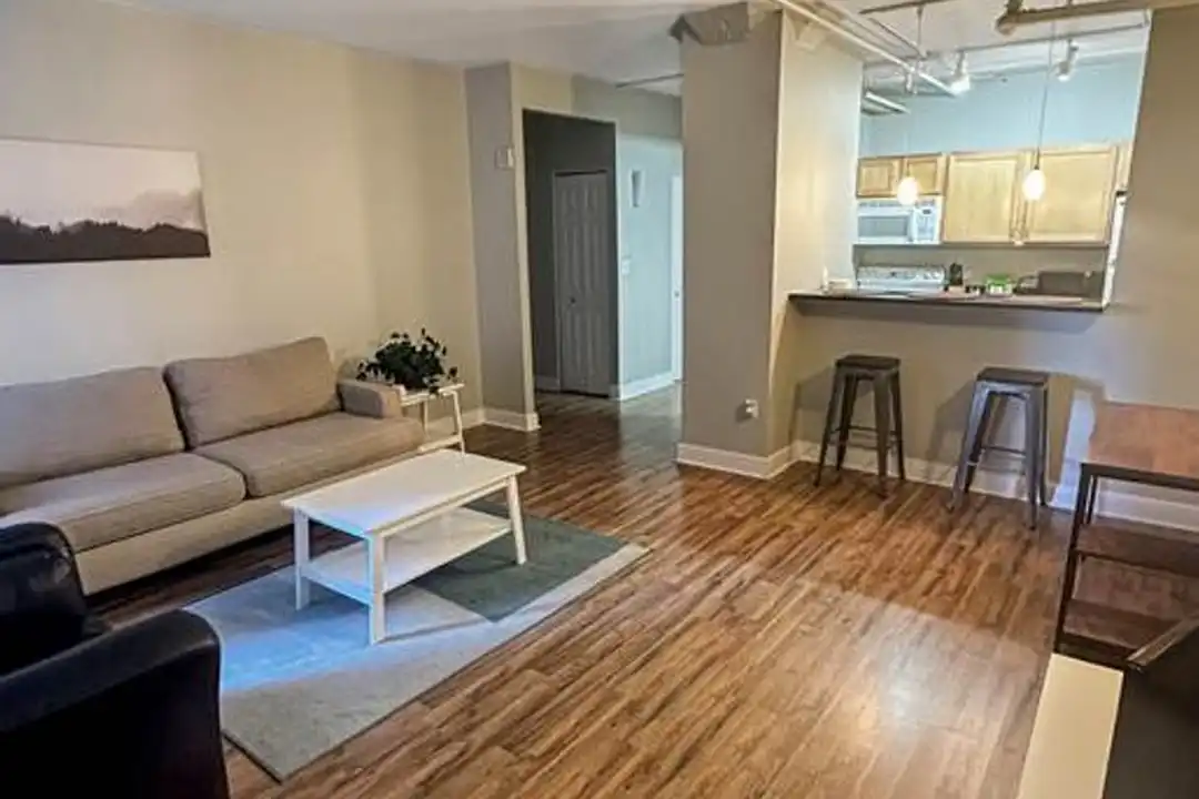 444 17th St – pohled 5