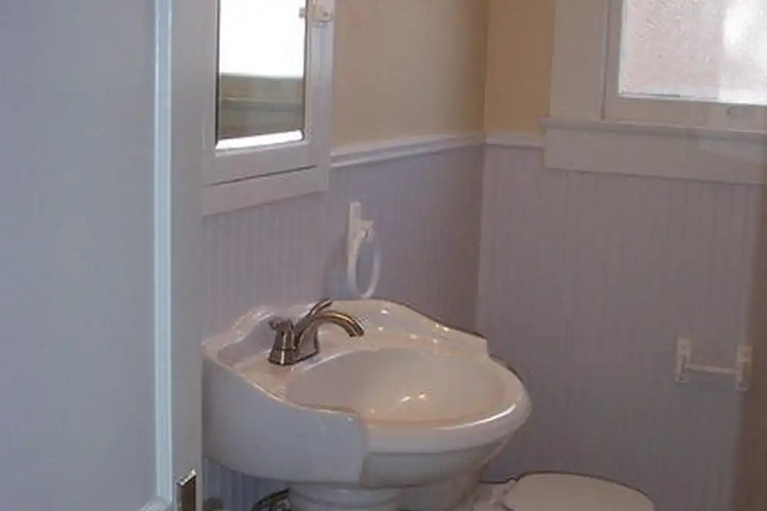 1818 Church St unit 2 - View 6