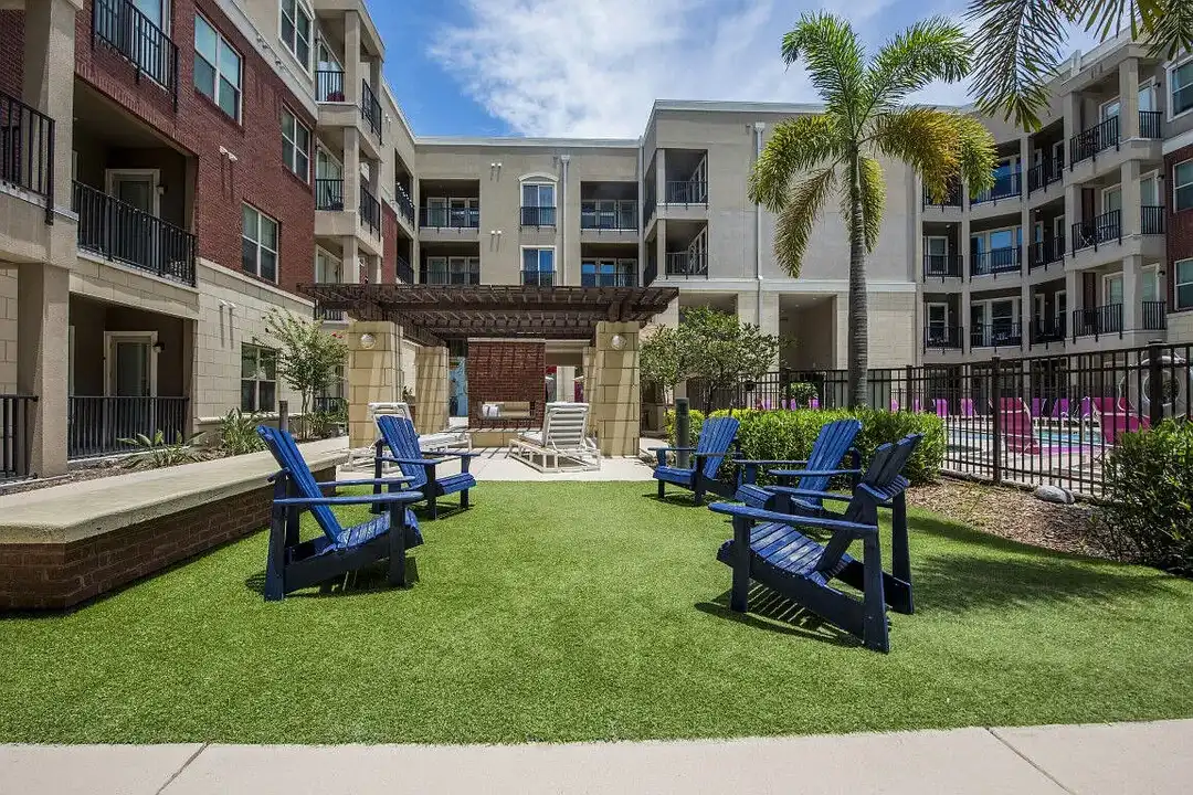 Varela Westshore Apartments – photo 1