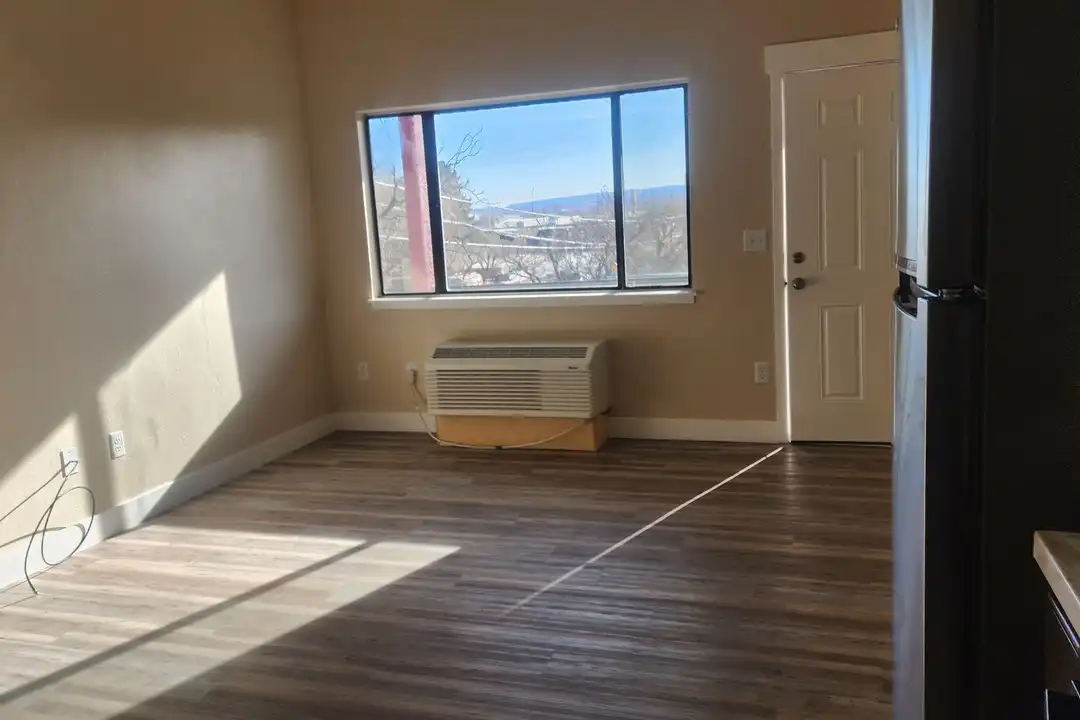 1231 N 23rd St unit 205 - View 2
