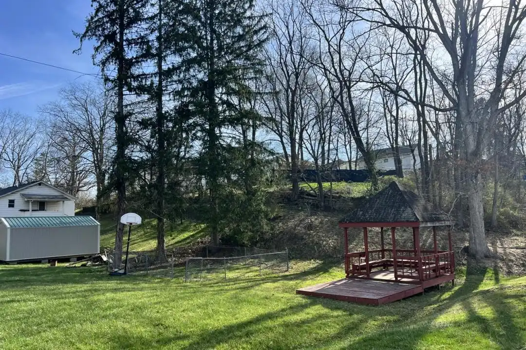 House in Beckley - View 3
