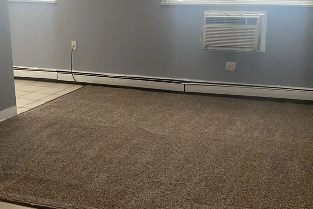 17572 Lakeshore Blvd unit W101 – photo 1