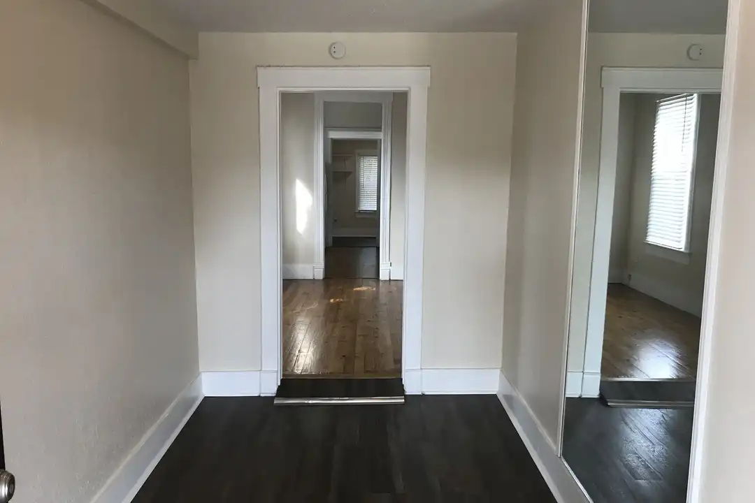 2109 W Cypress St – pohled 4