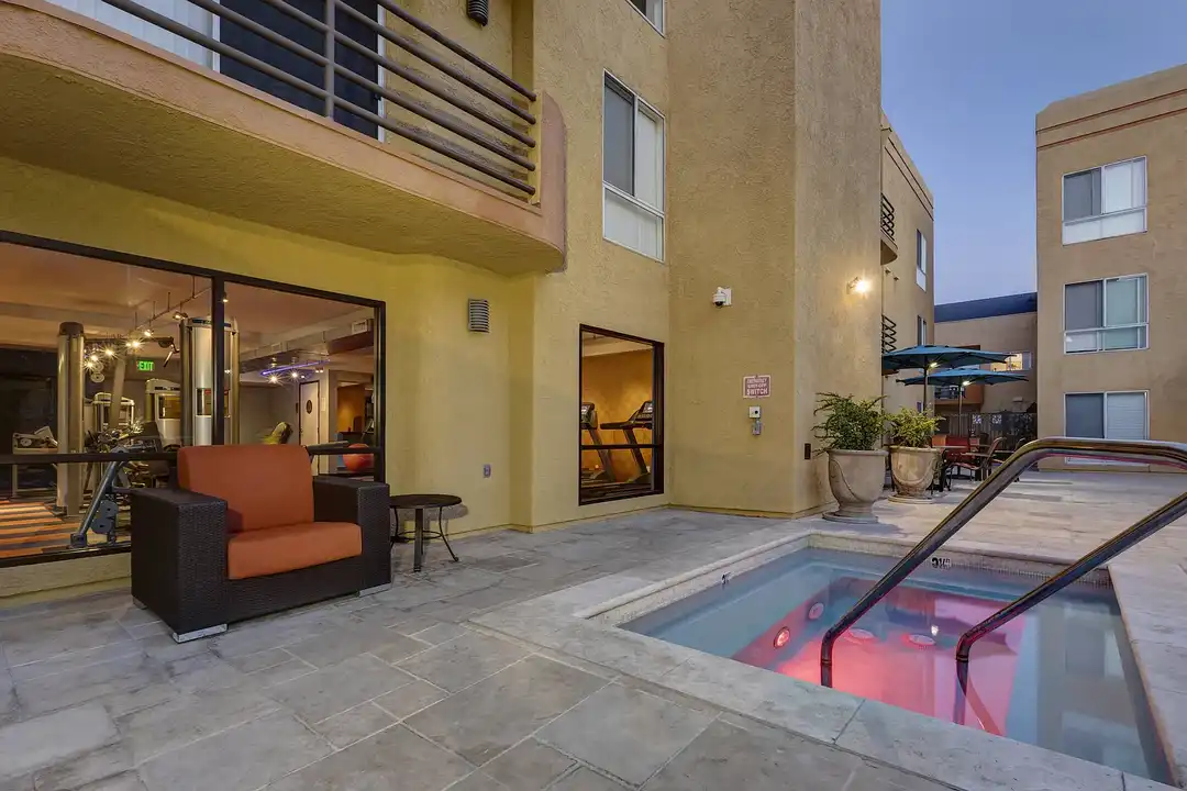 Toluca Terrace Apts. - View 5
