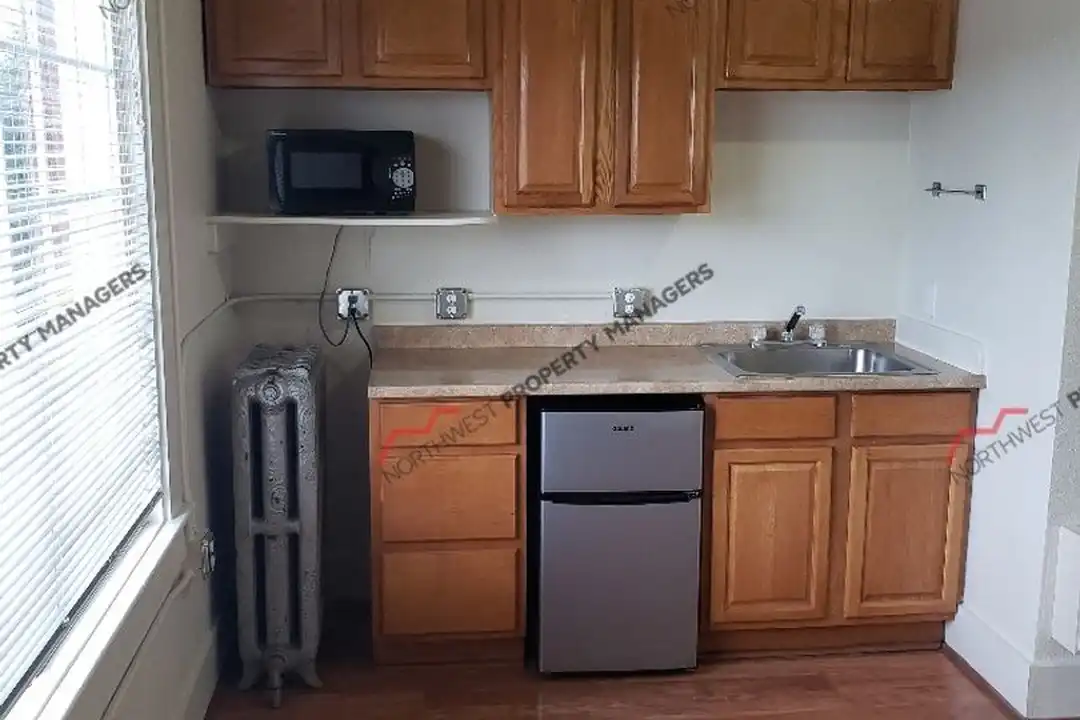 914 N Tower Ave unit 12 - More