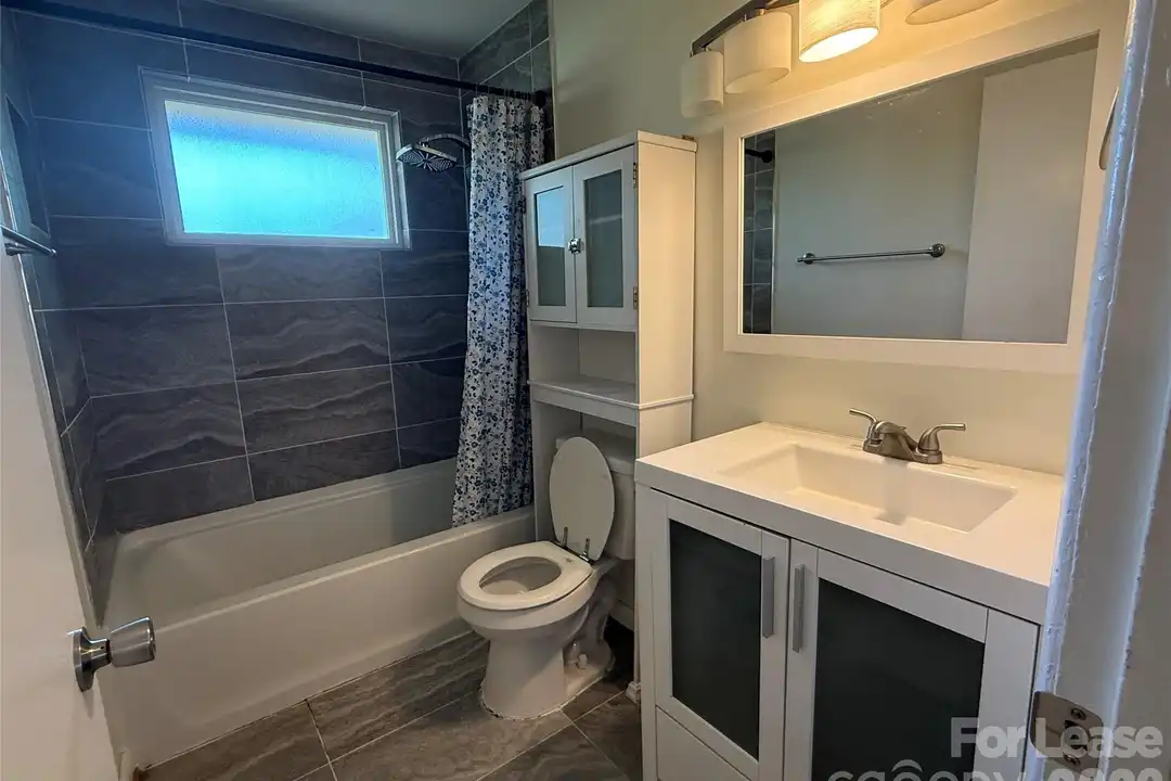 910 Edgemont Ave - More